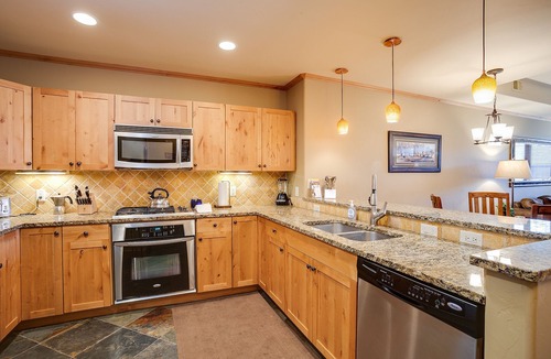 Steamboat Springs Condo | AL4110 | Private Courtyard with Hot Tub | Rare Opportunity | Air Chilling | Pool