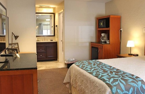 Alamosa House | Alamosa Studio Rental-Walking distance to downtown