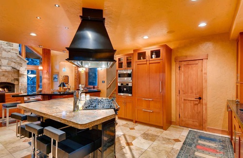 Keystone House | Alders Chalet: Private Hot Tub, Outdoor Fireplace, Theater, Sauna, Pizza Oven