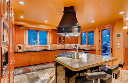 Keystone House | Alders Chalet: Private Hot Tub, Outdoor Fireplace, Theater, Sauna, Pizza Oven