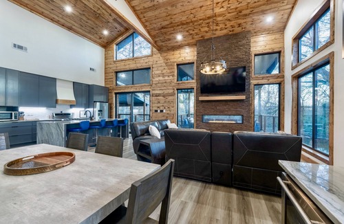 Broken Bow Cabin | All is Found Riverfront Cabin with Sauna