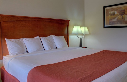 Kremmling Hotel | Allington Inn & Suites