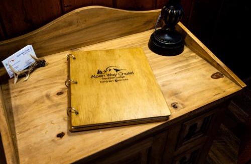 Evergreen Cabin | Alpen Way Chalet Mountain Lodge