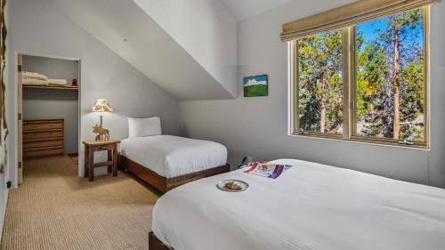 Breckenridge House | Alpenglow Peaks Lodge