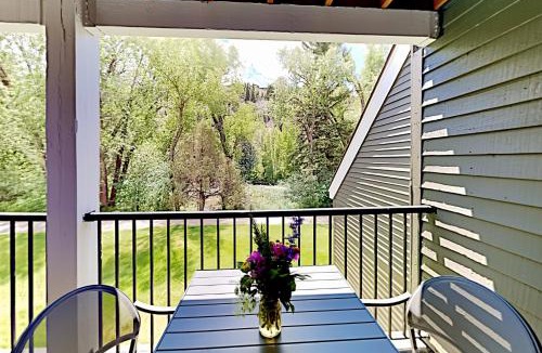 Edwards Apartment | Alpine Escape