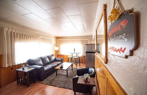 Estes Park House | Alpine Trail Ridge Inn - Kitchen Family Unit