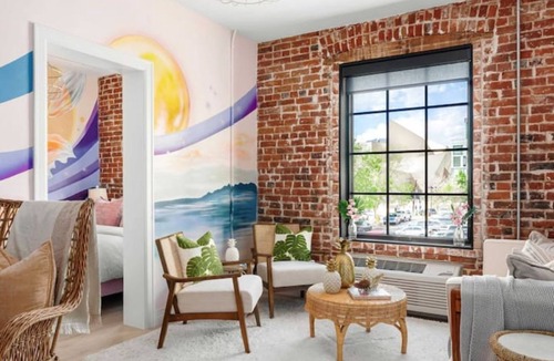 Golden Triangle Apartment | Amanda Wolf Art Suite 210
