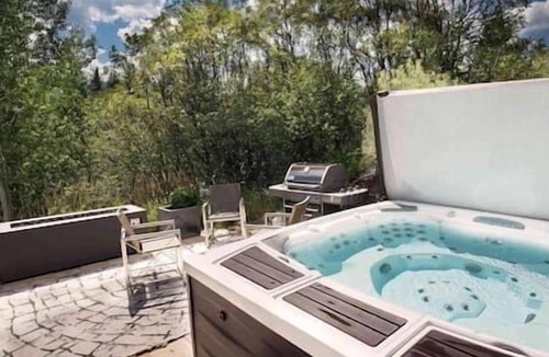 Aspen House | Amazing 5 Bedroom 6 Bath Home in Aspen-Great Views
