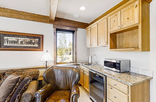Winter Park House | Amazing 5-Bedroom Home Featuring Private Hot Tub/Washer & Dryer/Free WiFi/Deck