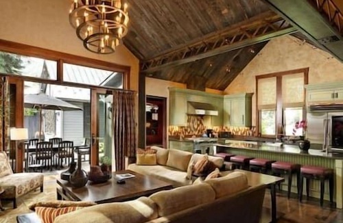 West End House | Amazing 6 Bedroom Home, West End, Hot Tub, Patio!