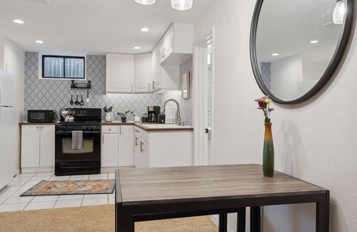 Littleton House | Amazing Apartment | Steps from Downtown Littleton