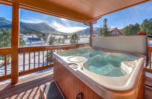Carriage Hills House | Amazing Mountain Views with Hot Tub