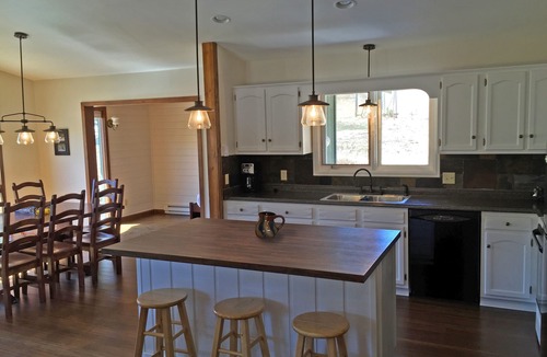 Carriage Hills House | Amazing Mountain Views, Tri-Level Home With A Large Deck, Close To Town. Hot Tub