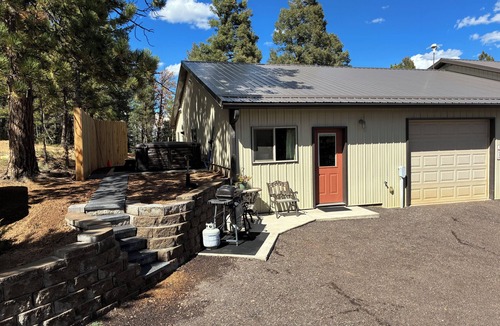 Divide Apartment | Amazing secluded apartment on 27 acres with Pikes Peak view