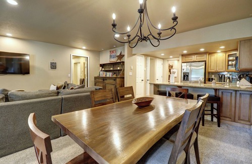 Copper Mountain Condo | Amazing Ski in/Ski out Condo, Pet Friendly. Very Spacious. CM236