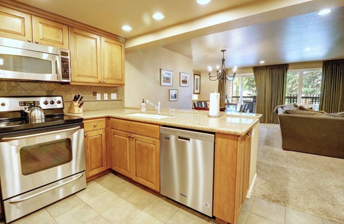 Copper Mountain Condo | Amazing Ski in/Ski out Condo, Pet Friendly. Very Spacious. CM236