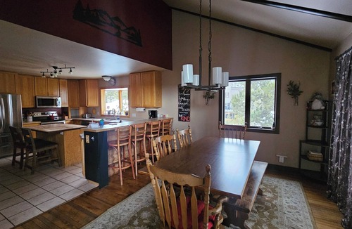 Dillon House | Amazing views of Keystone & Lake Dillon. Walk to Dillon Marina & Amphitheatre.