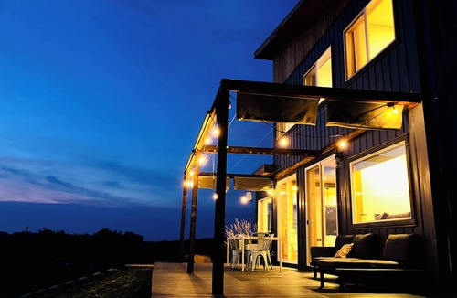 Larkspur House | Amazing Views, Peaceful Nature, Close to I25, entire home on Land with Hot Tub,