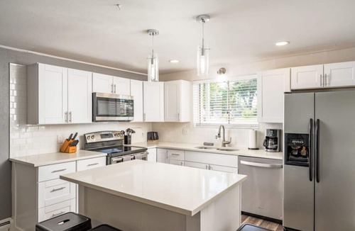 Ralston Valley House | Amazing Yard | HOT TUB | 4 Bed/3 Bath
