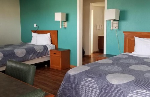 Evans Hotel | Americas Best Value Inn Greeley Evans