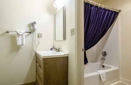 Fort Collins Hotel | Americas Best Value Inn & Suites Ft. Collins E at I-25