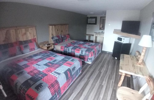 Cortez Cabin | Aneth Lodge Budget 6