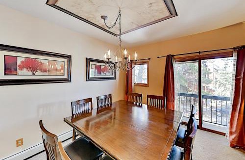 Four O'Clock Apartment | Antlers Condo Unit A21