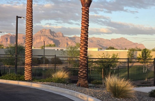 Apache Junction House | Apache Escape — 3BR Desert Hideaway w/Superstition Views