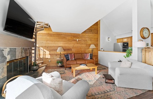 Lakeside Village Apartment | Apartment ∙ 2 bedrooms ∙ 7 guests