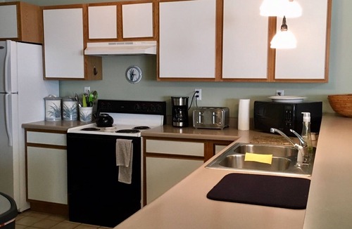 Carbondale Apartment | Apartment in spectacular mountain location viewing the red cliffs of Redstone.