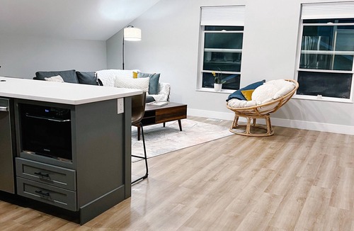 Washington Park West Apartment | Apartment in West Wash Park! Close to light rail, downtown, dining & shopping.