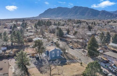 Broadmoor Apartment | Apartment ∙ 2 bedrooms ∙ 4 guests