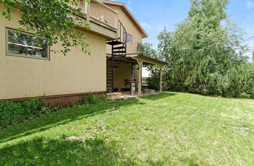 Carbondale House | Apres’ Ski here. Location,location. Spacious,clean,well appointed home. Hot tub.