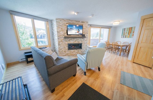 Lakeside Village Condo | Argentine 1504