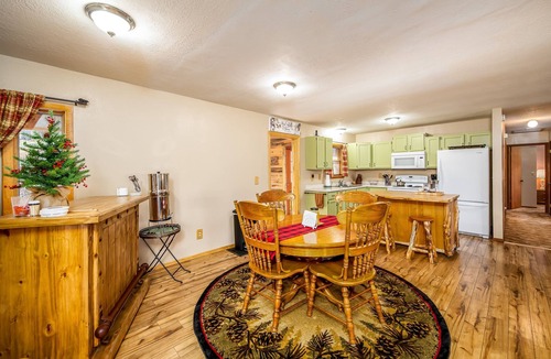Cimarron Cabin | Arrowhead Sanctuary! Beautiful Cabin! Deck with Fire Pit & Incredible Views!