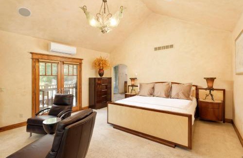 Cerise Ranch House | Artful Mountain Estate near Aspen and Snowmass