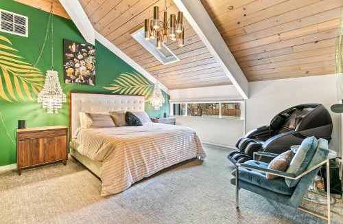 South Park Hill House | Artful Stay, Downtown, Spacious, LED Art, Hot Tub