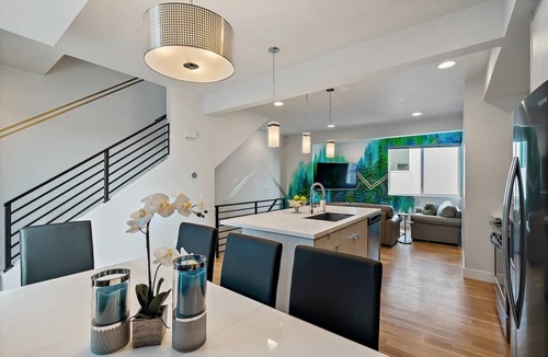 West Colfax House | Artistic Modern 2bed/4bath w/Private Rooftop!