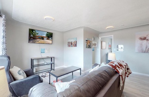 Arvada Plaza Area House | Arvada 2 King Bed, Updated Private Light Rail Yard