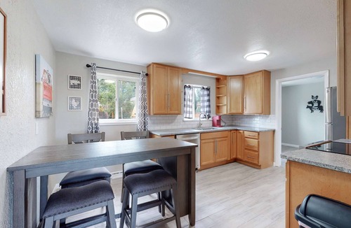 Arvada Plaza Area House | Arvada Private Family Home with Two King Beds