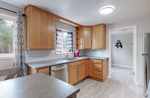 Arvada Plaza Area House | Arvada Private Family Home with Two King Beds