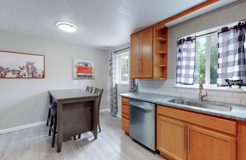 Arvada Plaza Area House | Arvada Private Family Home with Two King Beds