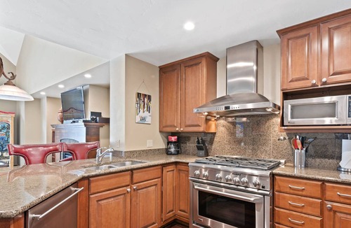 Avon Condo | Ascent 415 - Amazing Top Floor Residence