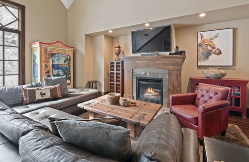 Avon Condo | Ascent 415 - Amazing Top Floor Residence