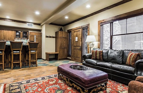 West End Condo | Aspen 1BR Condo prime location