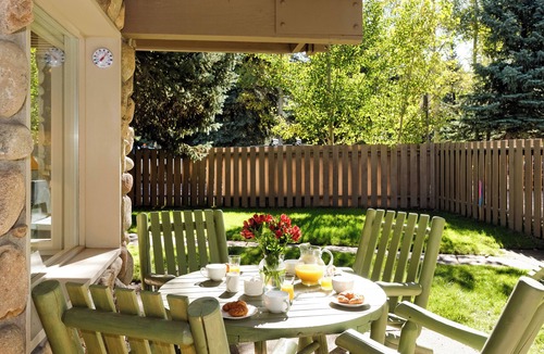 Aspen Condo | Aspen Alps Cozy 2 Bedroom apartment, walking distance to town