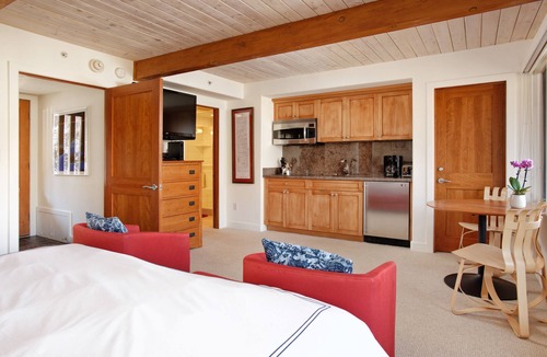 Aspen Condo | Aspen Alps - Studio with kitchenette and full bath -next to Aspen Mountain