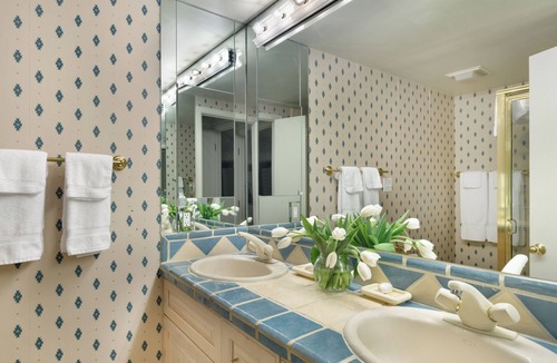 Aspen Condo | Aspen Alps Three Bedroom Condo - ground floor and walking distance to town