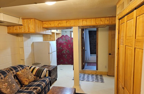 Nathrop Cabin | Aspen Grove with a cozy fireplace and a hot tub, come take the chill off!
