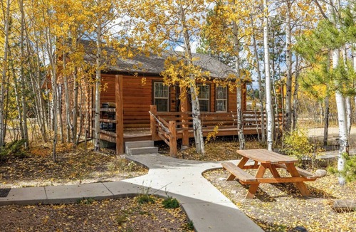 Grand Lake Cabin | Aspen Leaf Lodges is back with 4 newly renovated cabins